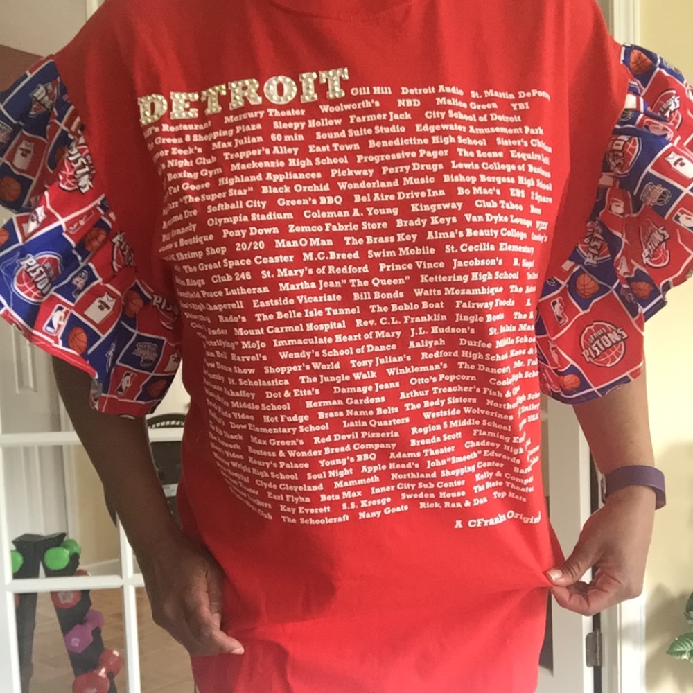 Detroit Pistons Embellished Flutter Sleeve Tee XL - Picture 4 of 13